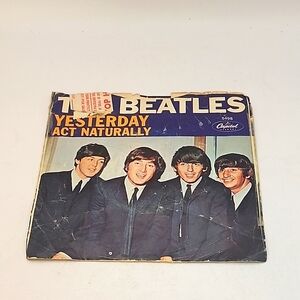 Vintage 1965 The Beatles "Yesterday/Act Naturally" Capital Records 45 7" Vinyl